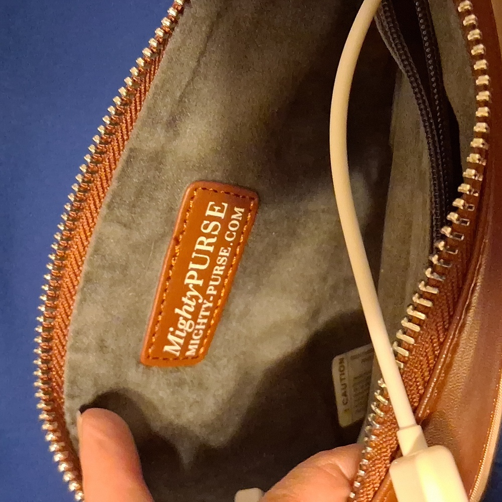 Wristlet-I-phone Charger- NWOT's - Picture 4 of 9